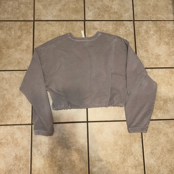 Aritzia The Group By Babaton Region Sweatshirt Cinchable Crew Neck Crop size M - Picture 7 of 8